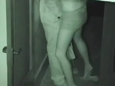 Frau Yummy genießt einen weißen ältere sexfilme Schwanz