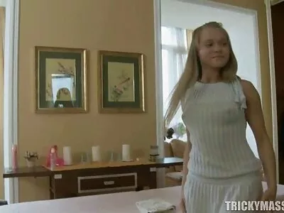 Das Monster ältere sexfilme in Biggz mit Coco Velvett-Video (Nicole Graves)